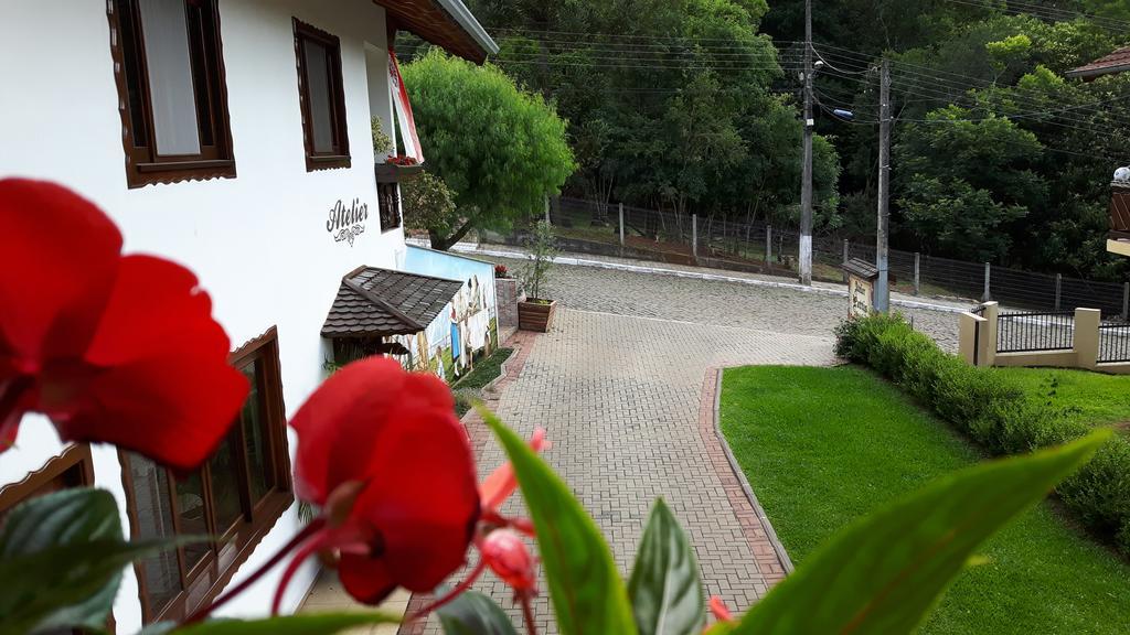 Pattis Guest house *